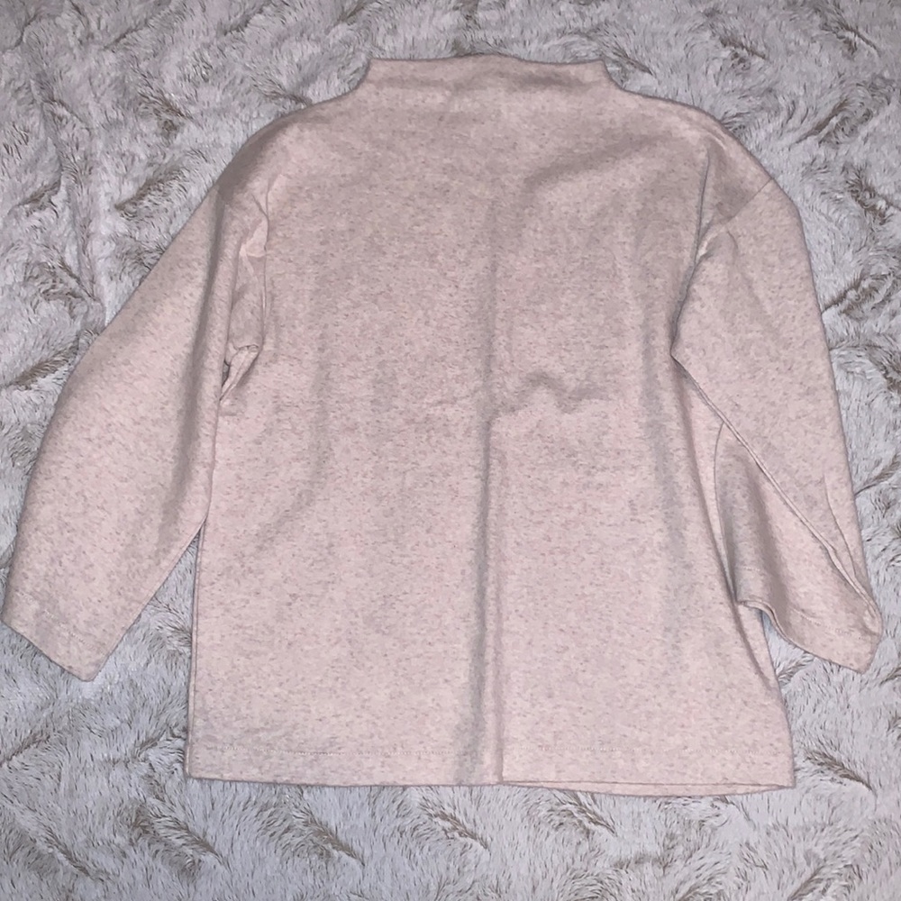 Cream Top 3/4 Sleeve size extra small/ small